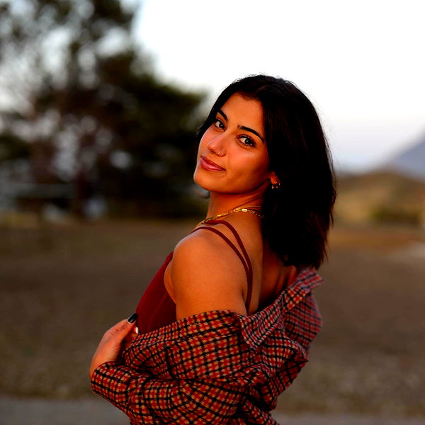 sarasaffari__ instagram image archive image