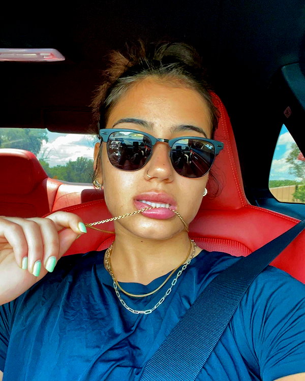 sarasaffari__ instagram image archive image
