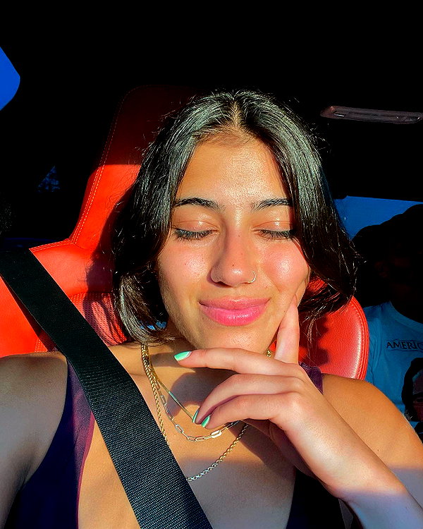 sarasaffari__ instagram image archive image