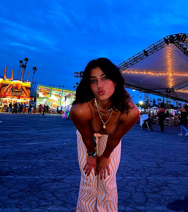 sarasaffari__ instagram image archive image