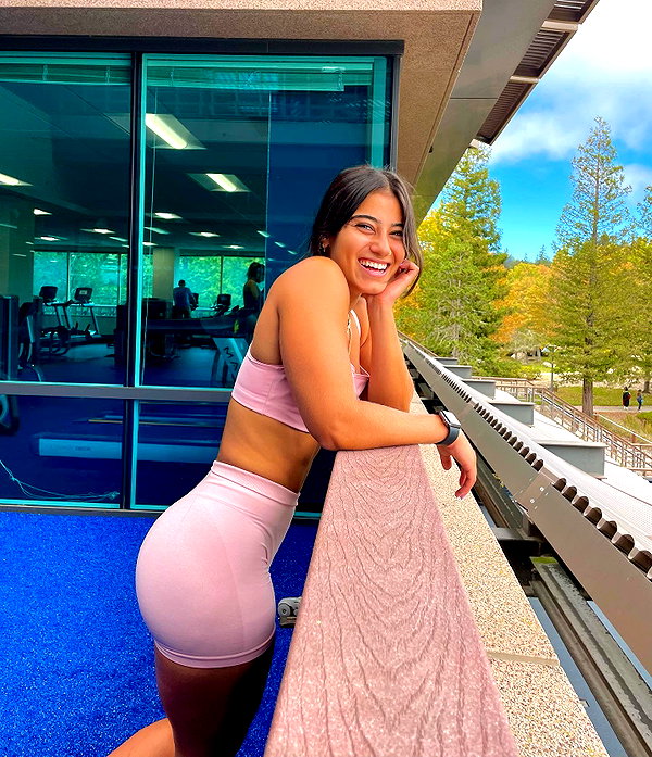 sarasaffari__ instagram image archive image