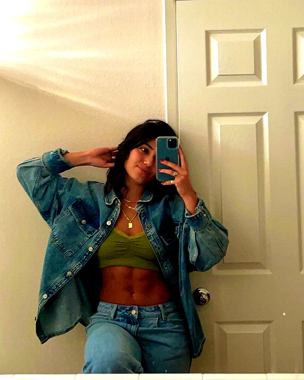 sarasaffari__ instagram image archive image