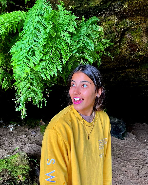 sarasaffari__ instagram image archive image