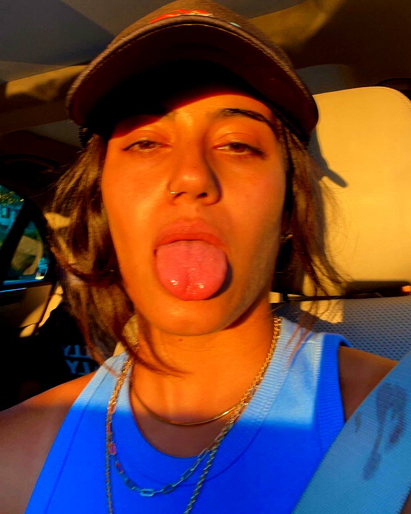 sarasaffari__ instagram image archive image
