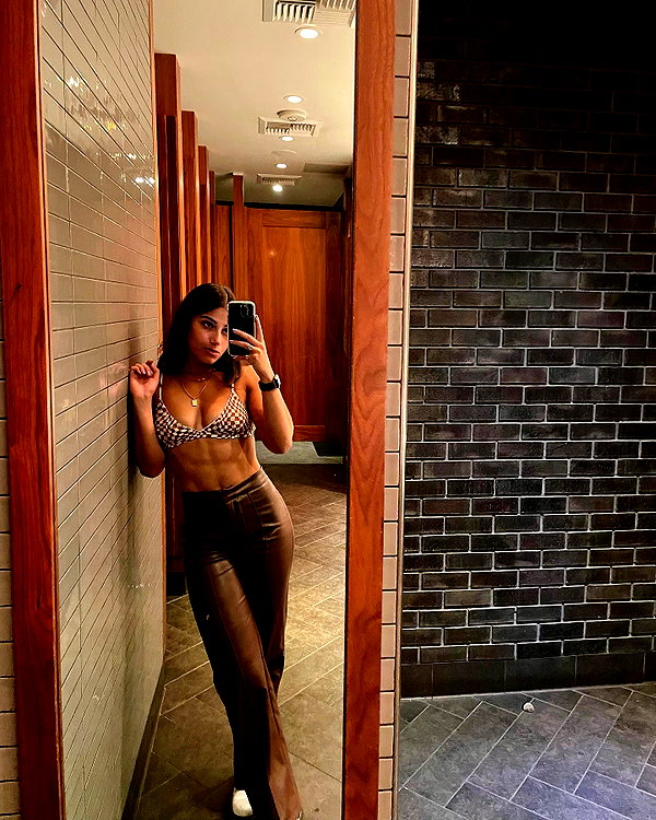 sarasaffari__ instagram image archive image