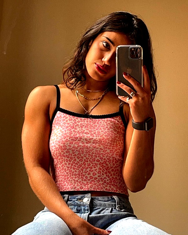 sarasaffari__ instagram image archive image