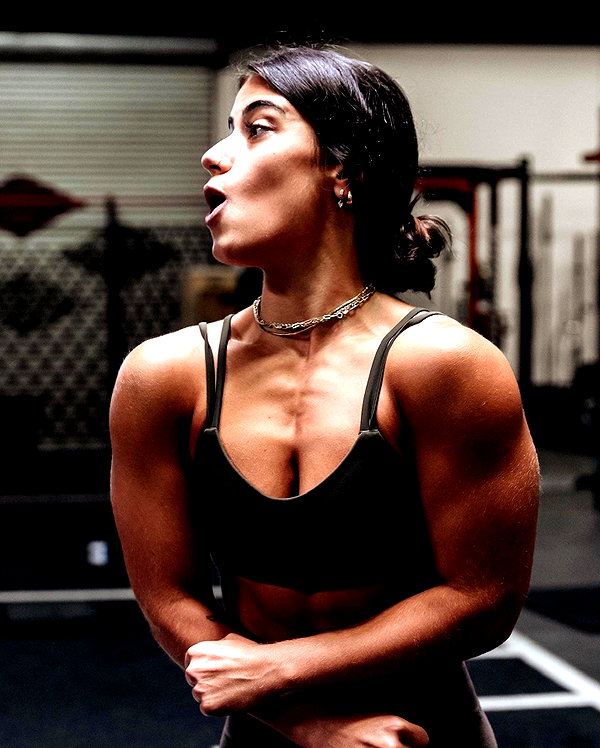 sarasaffari__ instagram image archive image