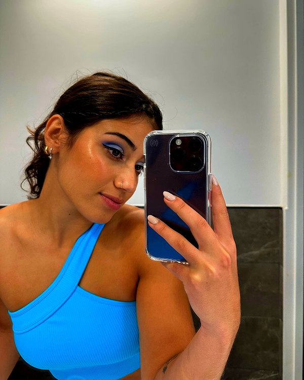 sarasaffari__ instagram image archive image
