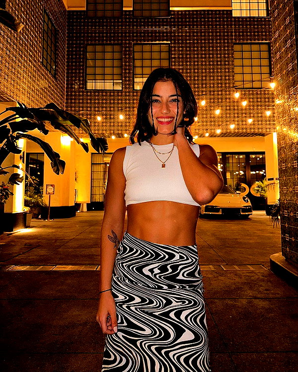 sarasaffari__ instagram image archive image