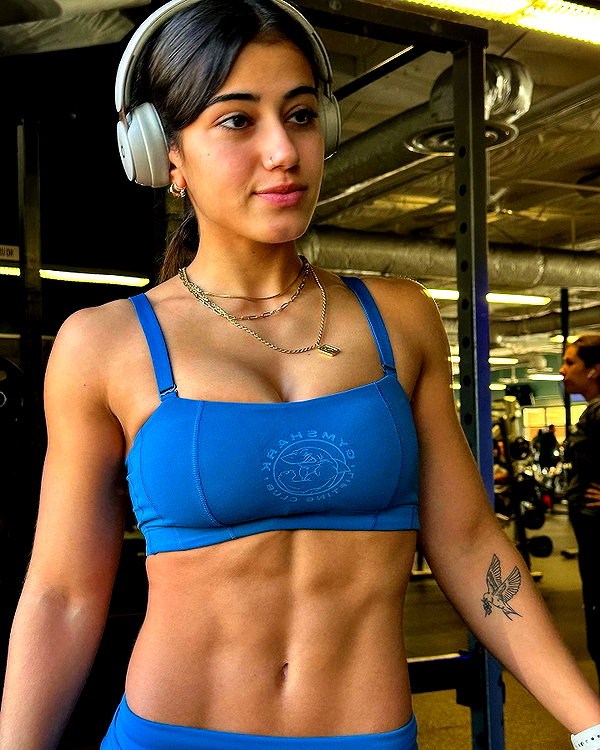 sarasaffari__ instagram image archive image