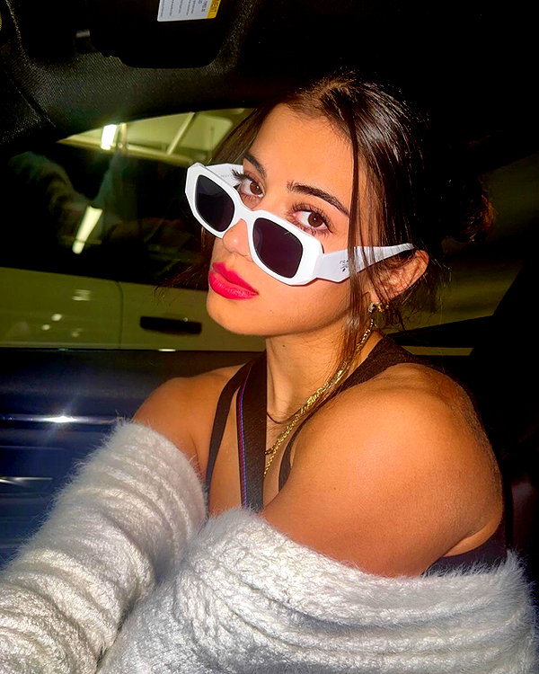 sarasaffari__ instagram image archive image