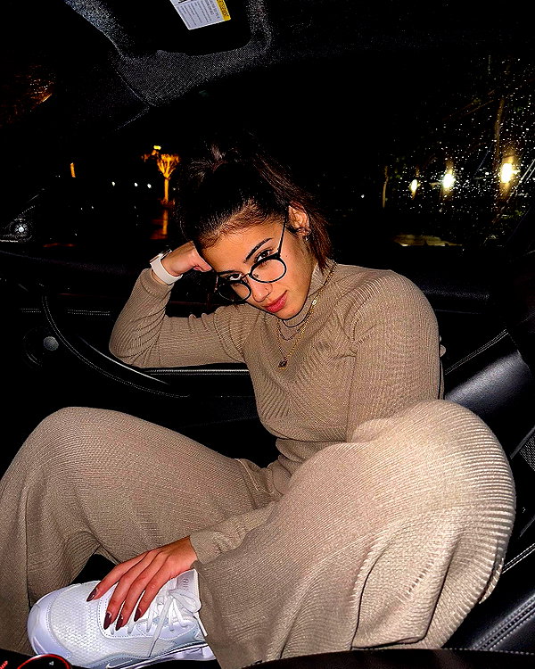sarasaffari__ instagram image archive image