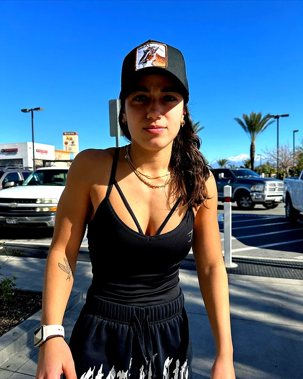 sarasaffari__ instagram image archive image