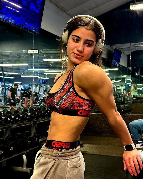 sarasaffari__ instagram image archive image