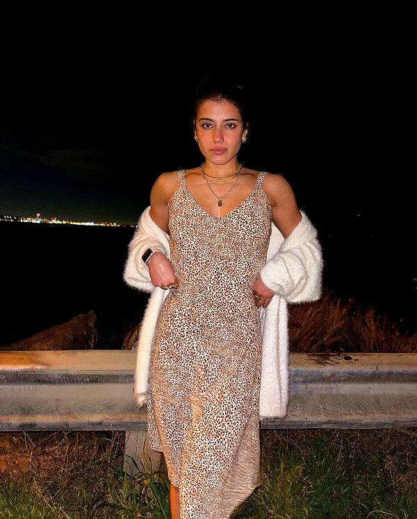 sarasaffari__ instagram image archive image