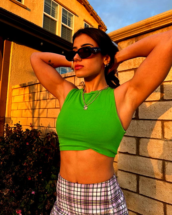 sarasaffari__ instagram image archive image