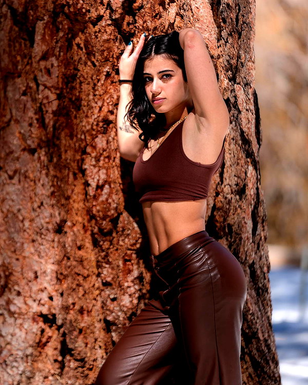 sarasaffari__ instagram image archive image