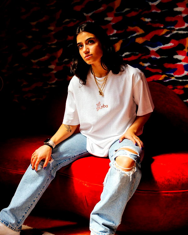 sarasaffari__ instagram image archive image