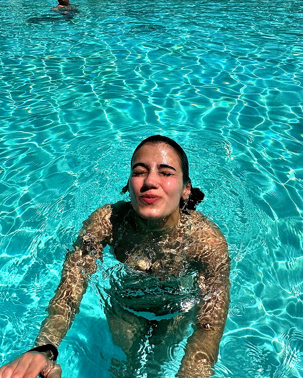 sarasaffari__ instagram image archive image