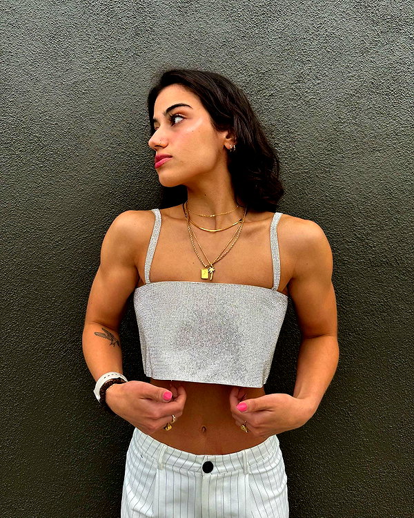 sarasaffari__ instagram image archive image