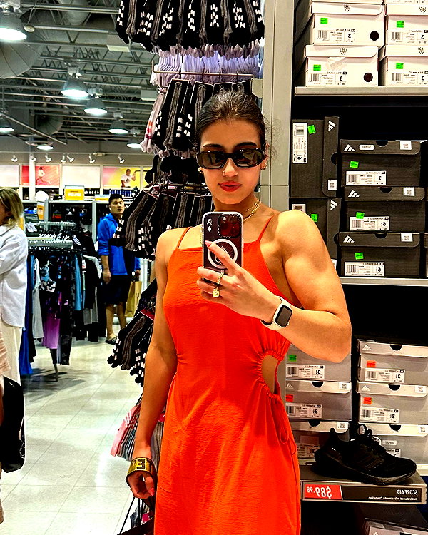 sarasaffari__ instagram image archive image