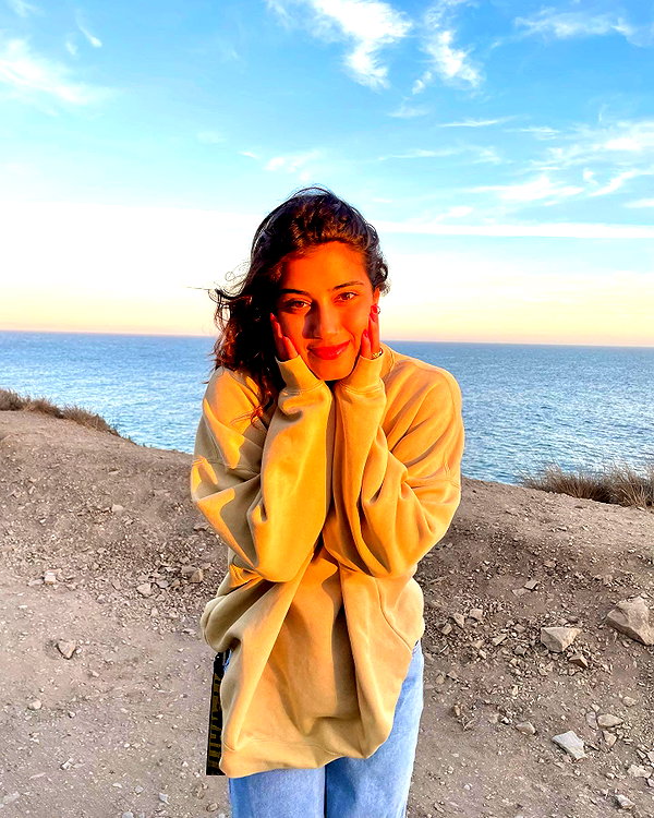 sarasaffari__ instagram image archive image