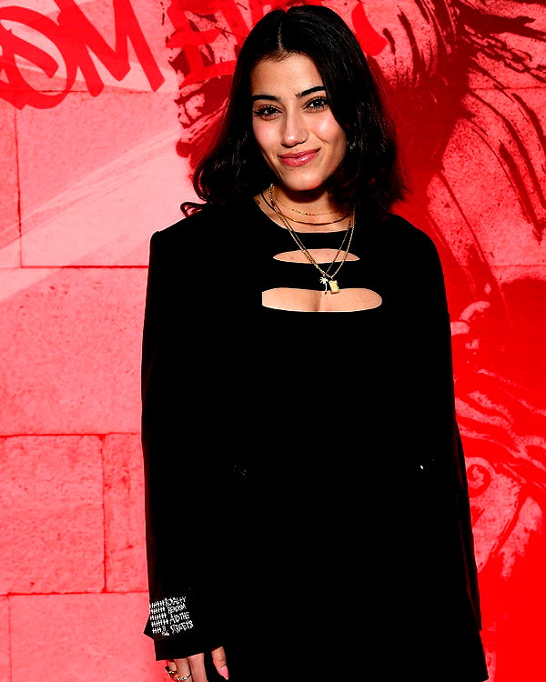 sarasaffari__ instagram image archive image
