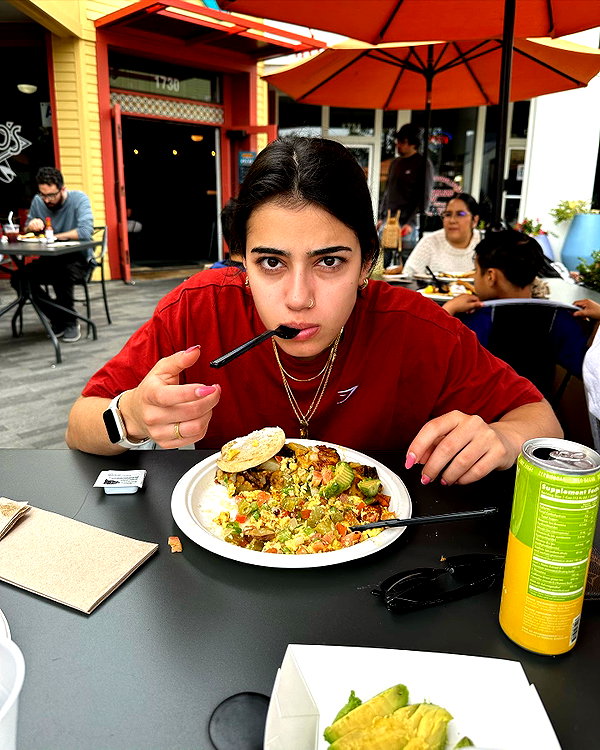 sarasaffari__ instagram image archive image