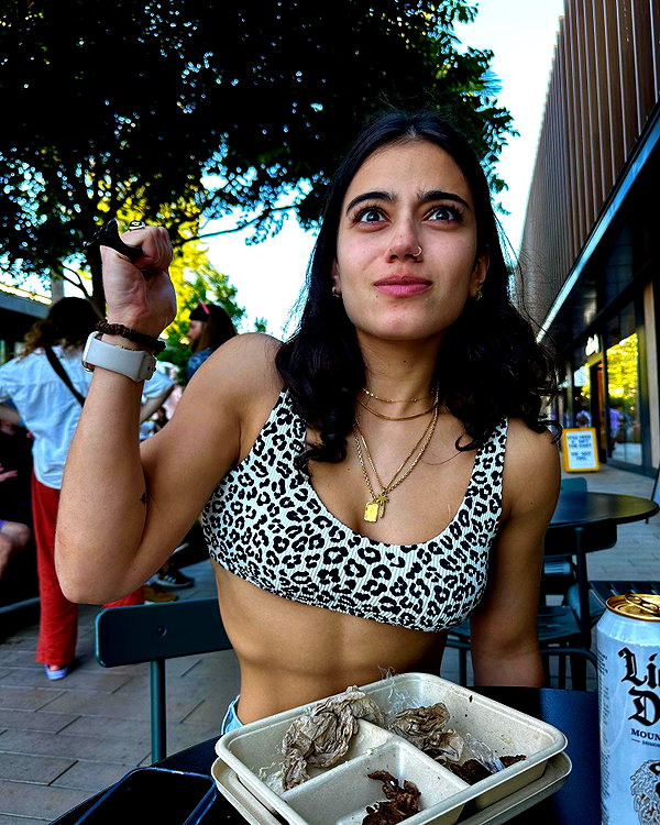 sarasaffari__ instagram image archive image