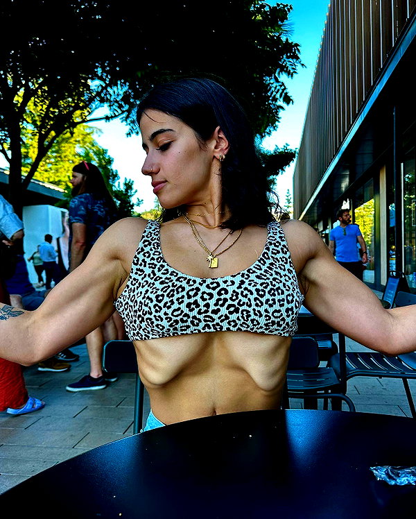 sarasaffari__ instagram image archive image