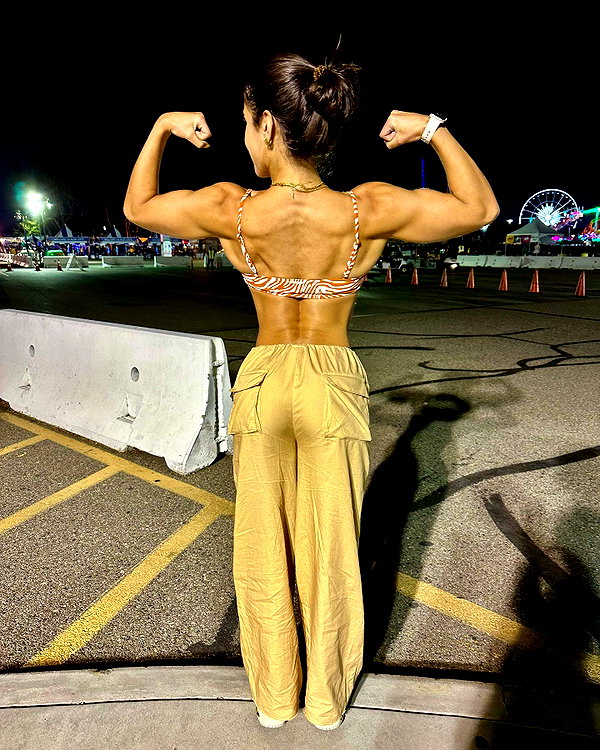 sarasaffari__ instagram image archive image