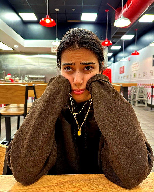 sarasaffari__ instagram image archive image