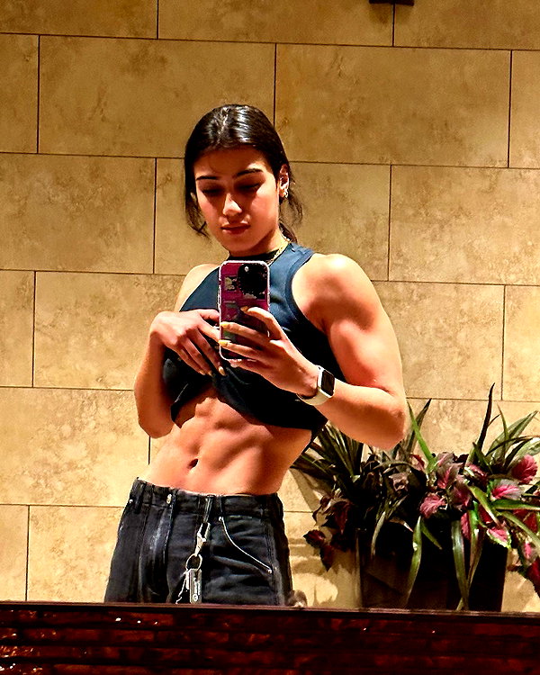 sarasaffari__ instagram image archive image