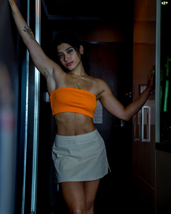 sarasaffari__ instagram image archive image