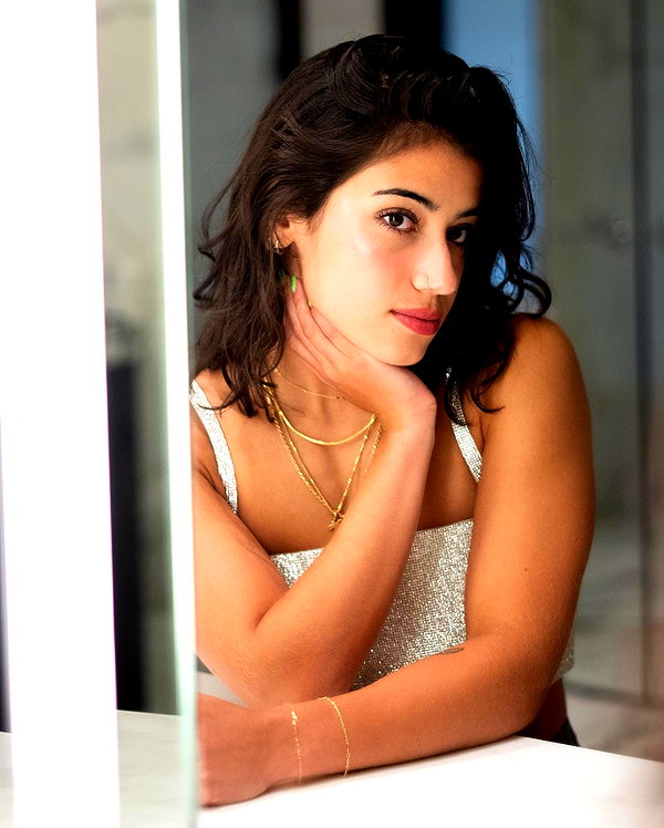 sarasaffari__ instagram image archive image