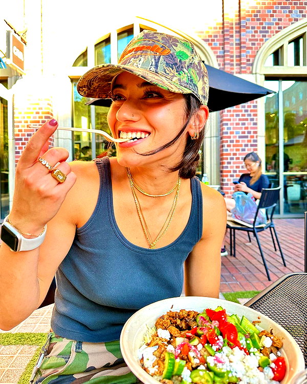 sarasaffari__ instagram image archive image