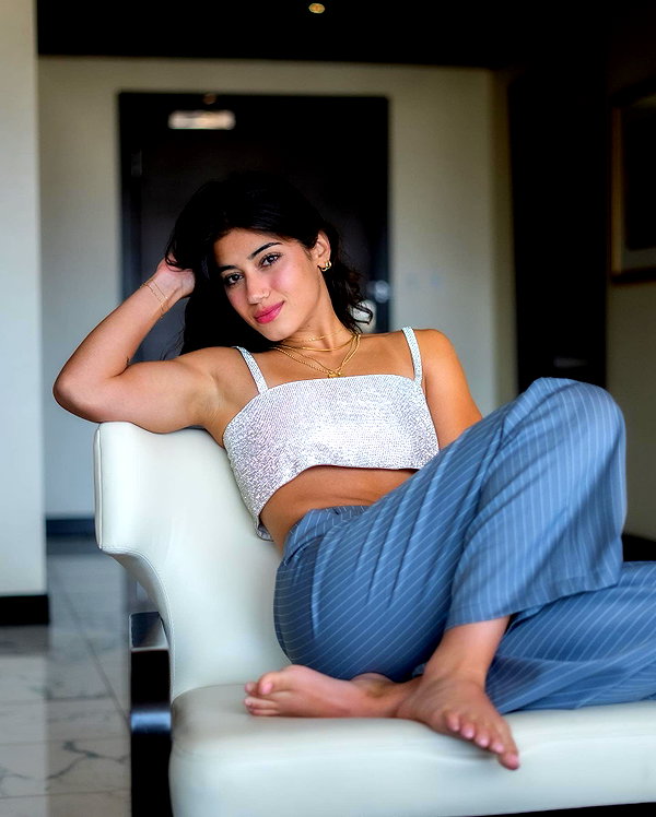sarasaffari__ instagram image archive image