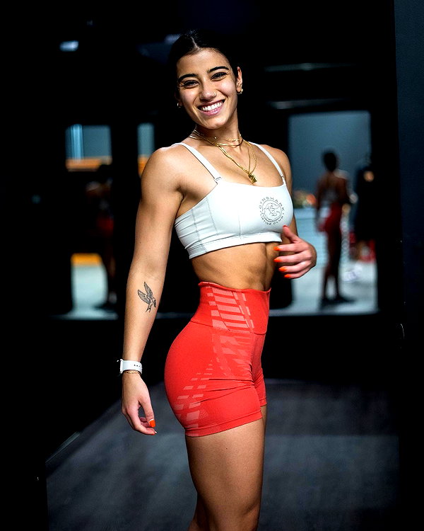 sarasaffari__ instagram image archive image