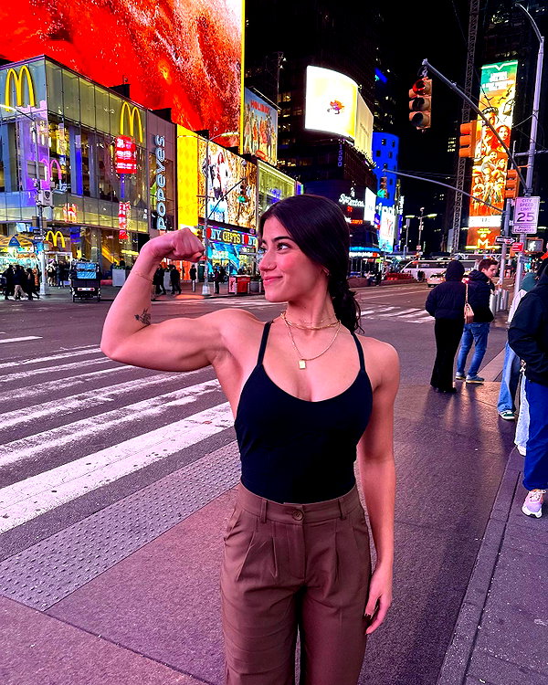 sarasaffari__ instagram image archive image