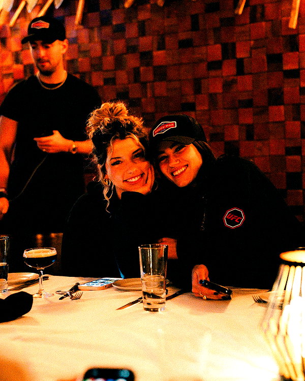 sarasaffari__ instagram image archive image