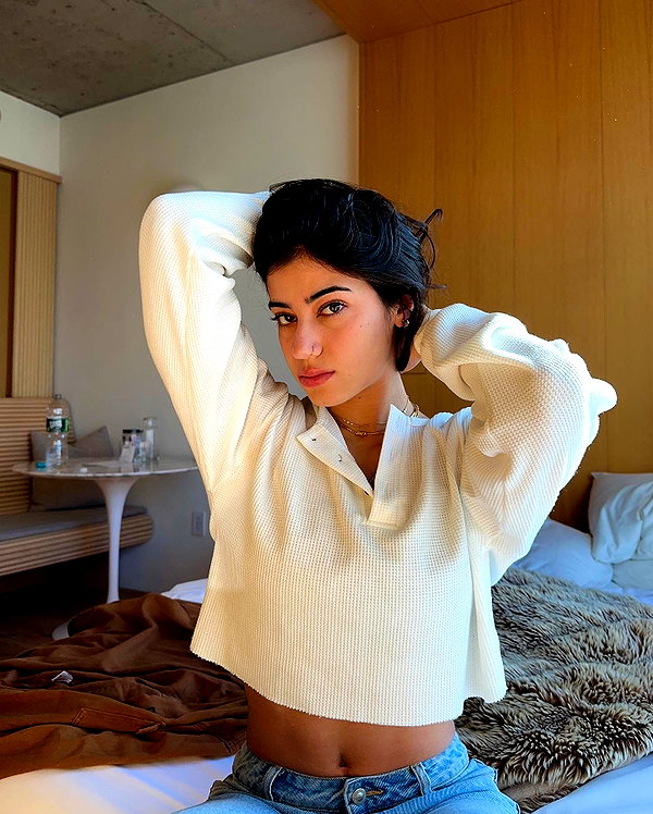 sarasaffari__ instagram image archive image
