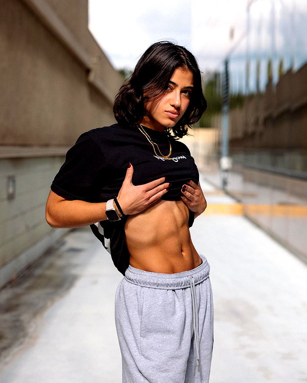 sarasaffari__ instagram image archive image