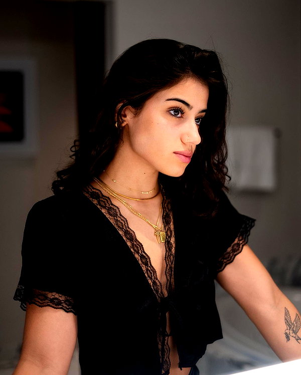 sarasaffari__ instagram image archive image