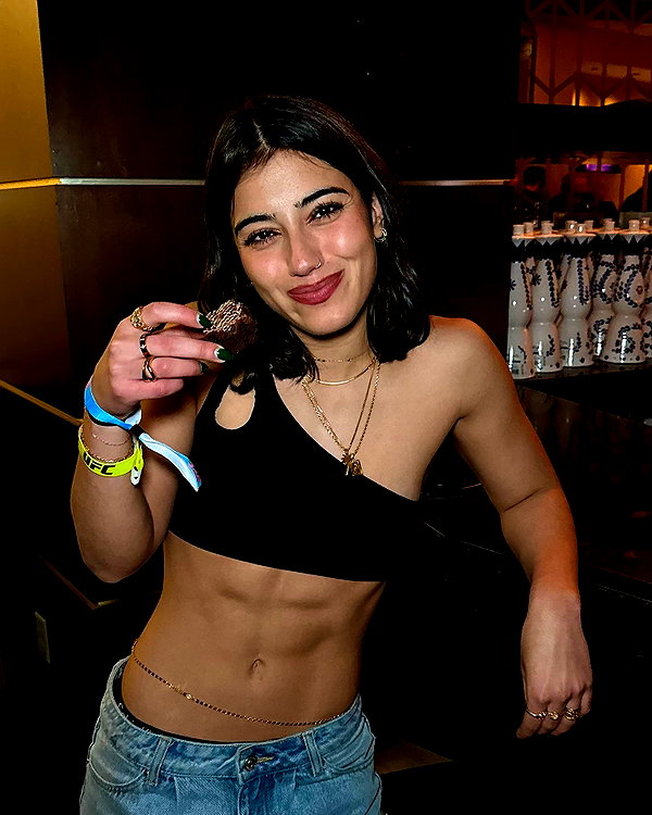 sarasaffari__ instagram image archive image