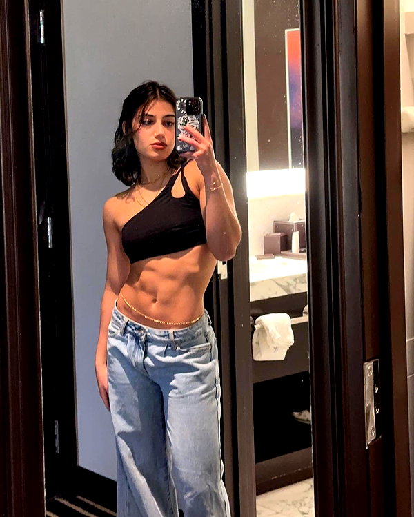 sarasaffari__ instagram image archive image