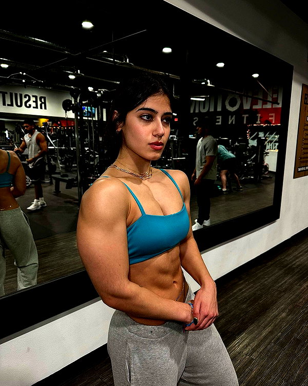 sarasaffari__ instagram image archive image