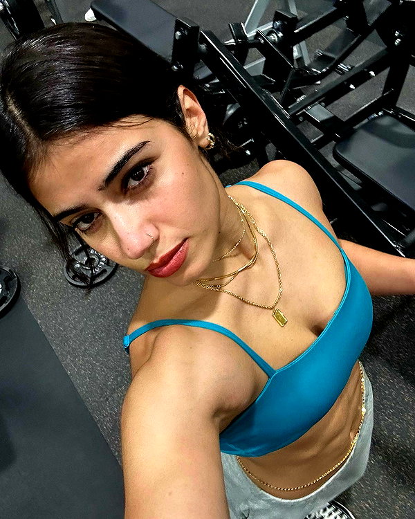 sarasaffari__ instagram image archive image