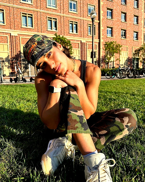 sarasaffari__ instagram image archive image