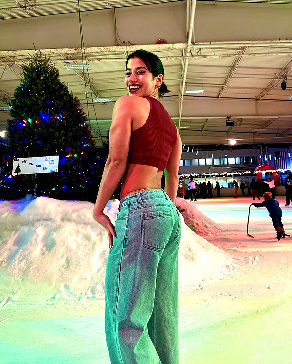 sarasaffari__ instagram image archive image