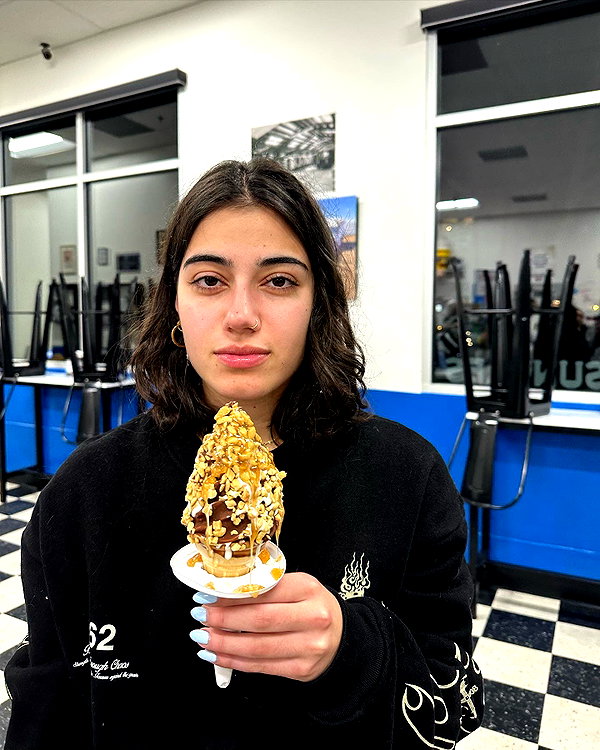 sarasaffari__ instagram image archive image
